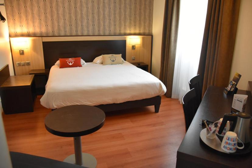 Hotel Le Coureau แซ็ง-โทรจง-เลส์-แบ็งส์ ห้อง รูปภาพ