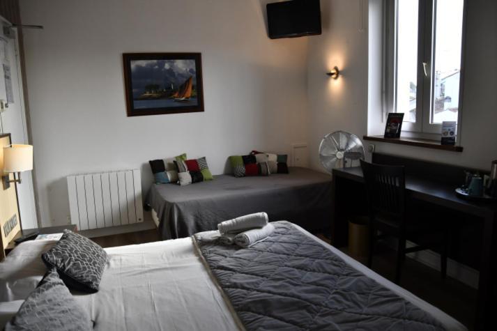 Hotel Le Coureau แซ็ง-โทรจง-เลส์-แบ็งส์ ภายนอก รูปภาพ
